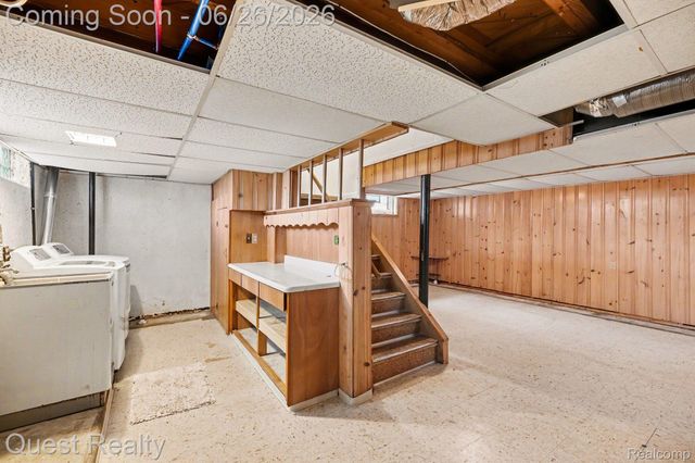 25074 Waldorf Street, Roseville, MI 48066