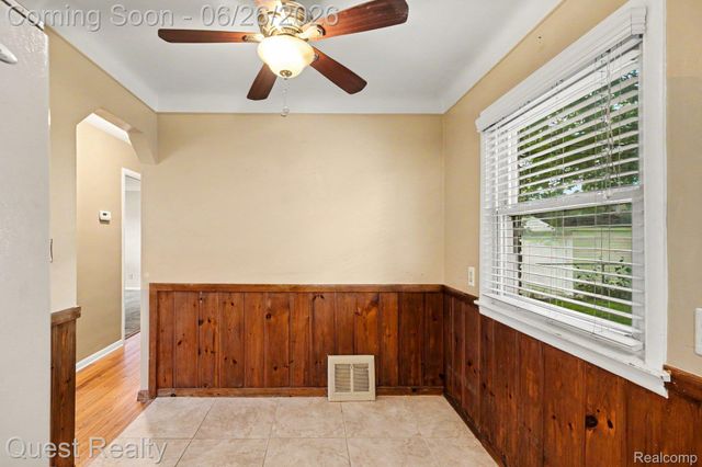 25074 Waldorf Street, Roseville, MI 48066