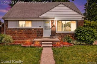 25074 Waldorf Street, Roseville, MI 48066