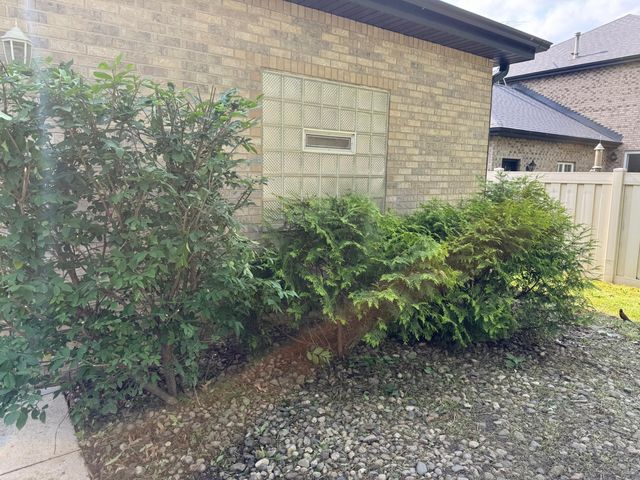 9759 Crimson Tree Lane, Munster, IN 46321