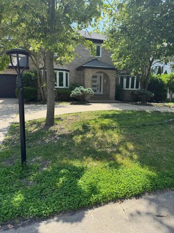 9759 Crimson Tree Lane, Munster, IN 46321
