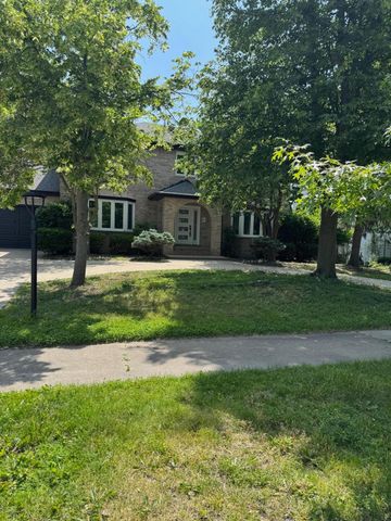 9759 Crimson Tree Lane, Munster, IN 46321