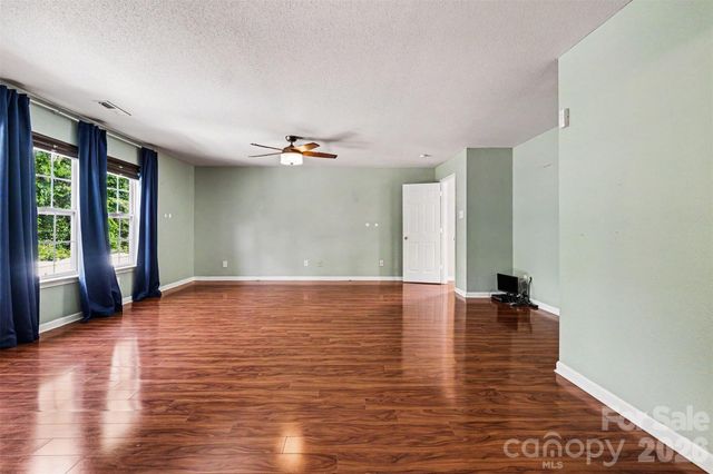 5671 Hammermill Drive, Harrisburg, NC 28075