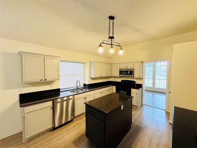 716 Elm Falls Place, Mesquite, TX 75181