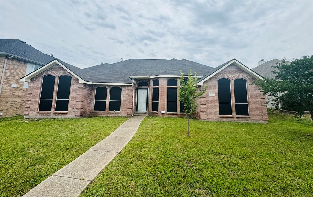 716 Elm Falls Place, Mesquite, TX 75181