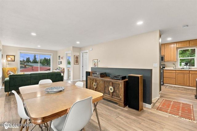 258 Hoyt Street, Anchorage, AK 99508