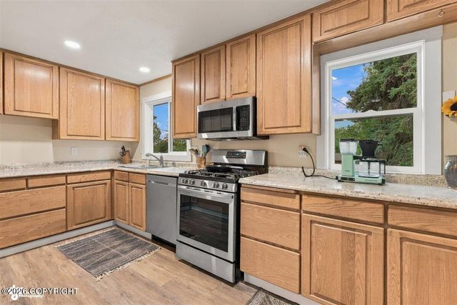 258 Hoyt Street, Anchorage, AK 99508