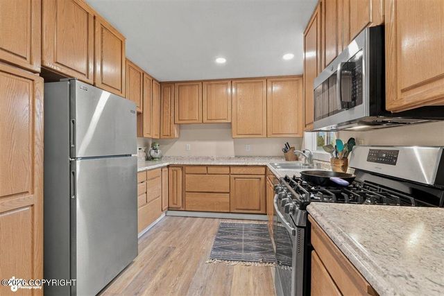 258 Hoyt Street, Anchorage, AK 99508
