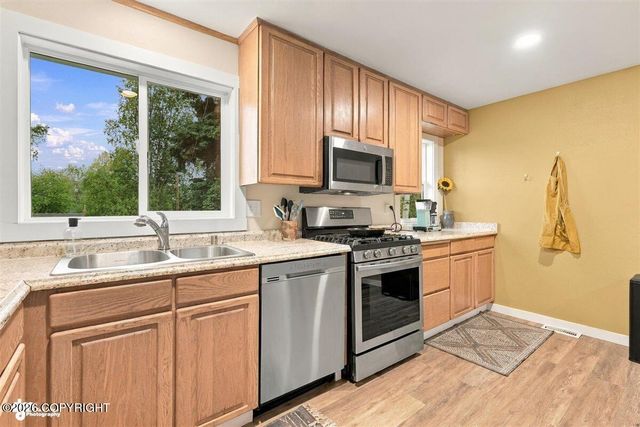 258 Hoyt Street, Anchorage, AK 99508