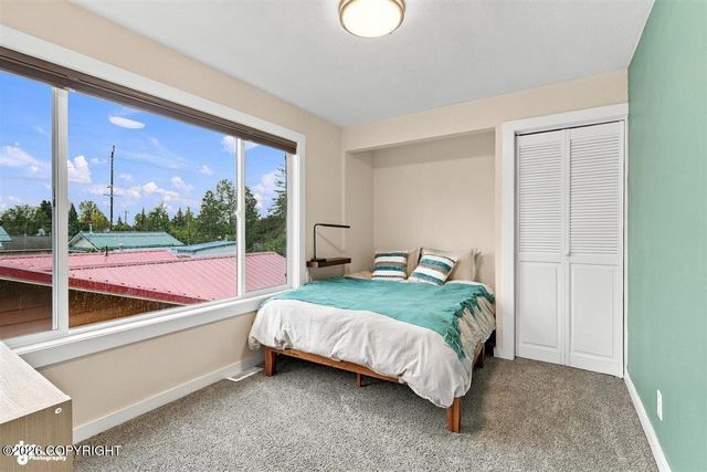 258 Hoyt Street, Anchorage, AK 99508
