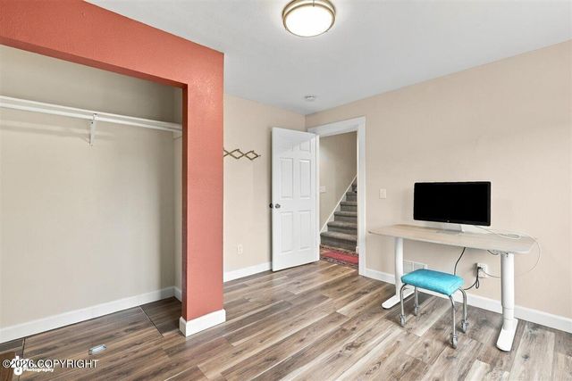 258 Hoyt Street, Anchorage, AK 99508