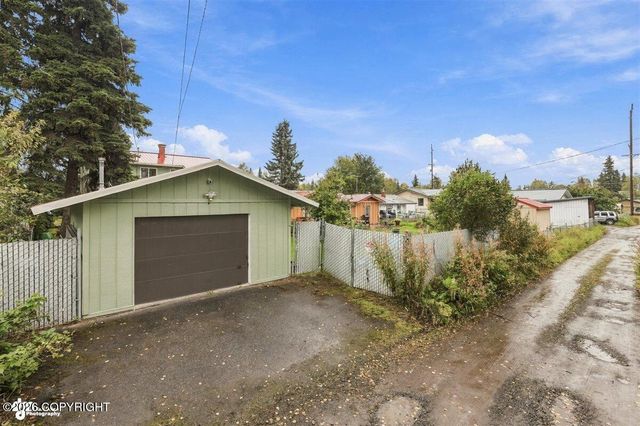 258 Hoyt Street, Anchorage, AK 99508