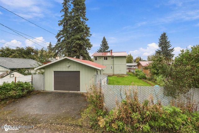 258 Hoyt Street, Anchorage, AK 99508