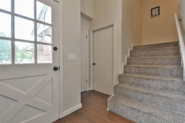 8800 Stoneleigh Court, Oklahoma City, OK 73132