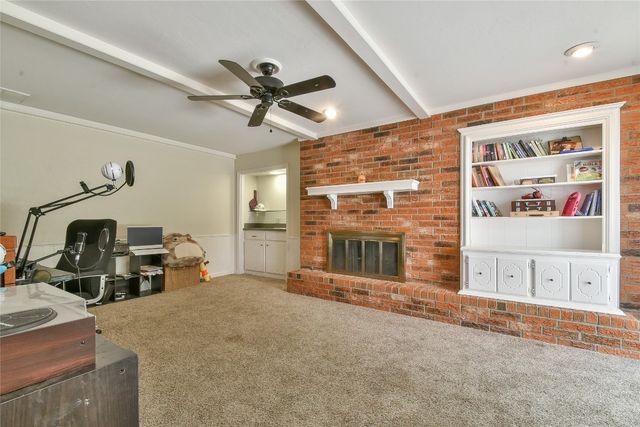 8800 Stoneleigh Court, Oklahoma City, OK 73132