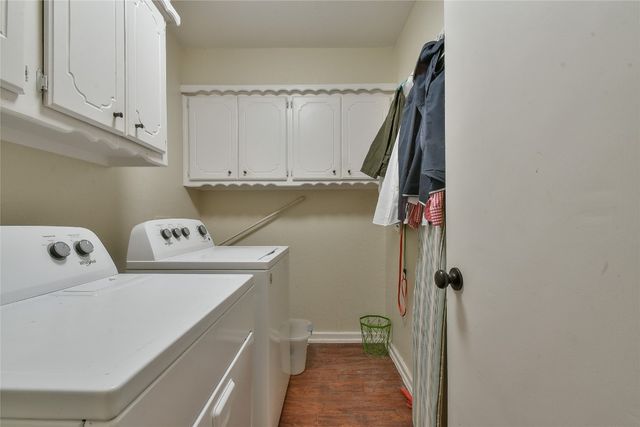 8800 Stoneleigh Court, Oklahoma City, OK 73132