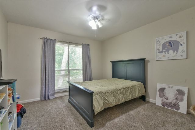 8800 Stoneleigh Court, Oklahoma City, OK 73132