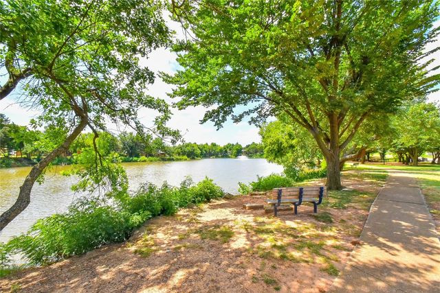 8800 Stoneleigh Court, Oklahoma City, OK 73132