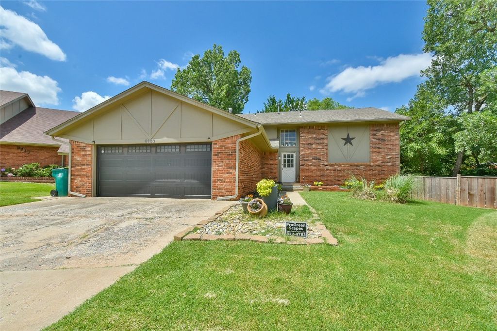 8800 Stoneleigh Court, Oklahoma City, OK 73132