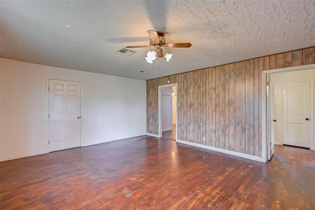4905 Brinkley Street, Houston, TX 77033