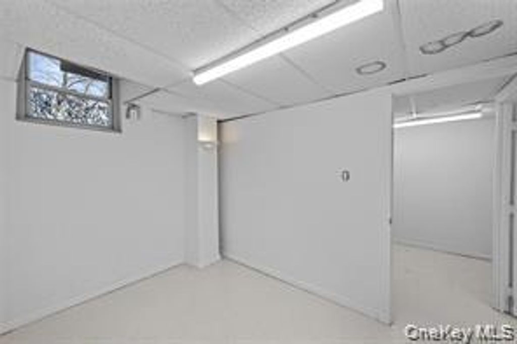 15611 Aguilar Avenue 1011, Flushing, NY 11367 — photo 4