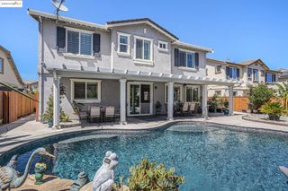 525 Stone Mountain Dr, Oakley, CA 94561