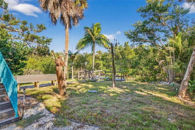 6476 Pine AVE, Sanibel, FL 33957