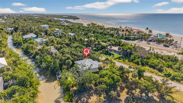 6476 Pine AVE, Sanibel, FL 33957