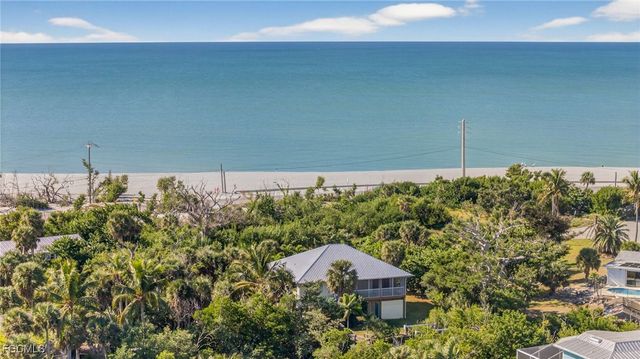 6476 Pine AVE, Sanibel, FL 33957