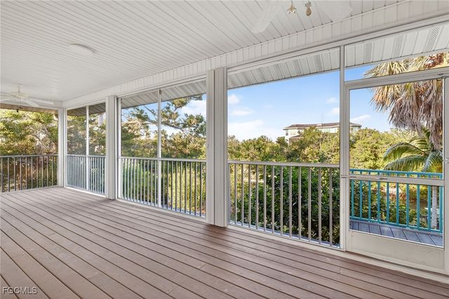 6476 Pine AVE, Sanibel, FL 33957