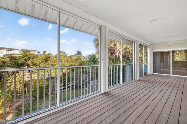 6476 Pine AVE, Sanibel, FL 33957