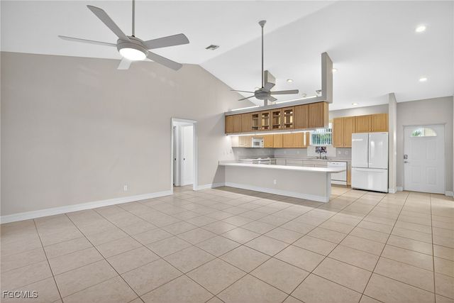 6476 Pine AVE, Sanibel, FL 33957