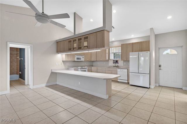 6476 Pine AVE, Sanibel, FL 33957