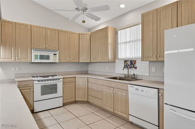 6476 Pine AVE, Sanibel, FL 33957