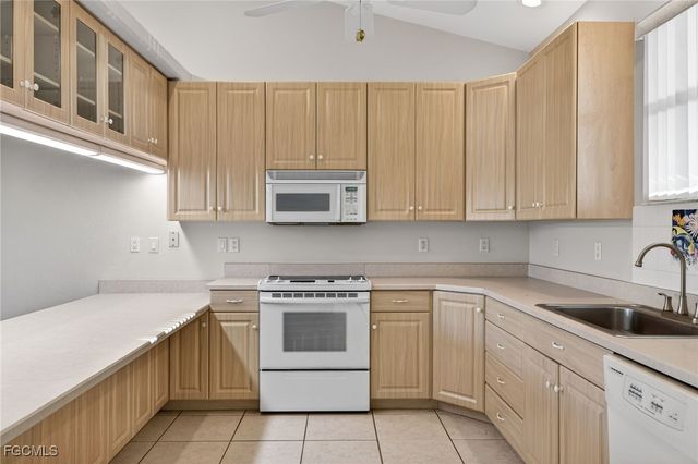 6476 Pine AVE, Sanibel, FL 33957