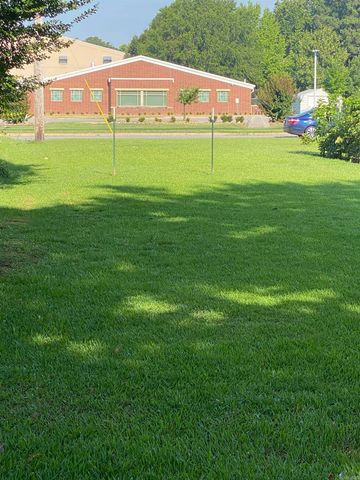 1212 Donaghey Ave., Conway, AR 72034