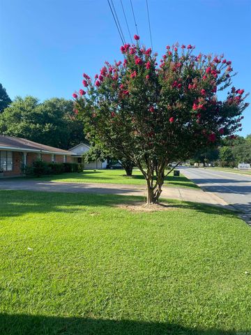 1212 Donaghey Ave., Conway, AR 72034