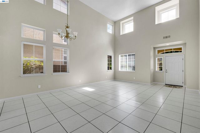 10324 Almanor Cir, Stockton, CA 95219