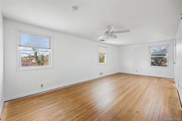 11 Searingtown Road, Searingtown, NY 11507