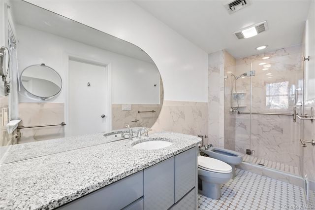 11 Searingtown Road, Searingtown, NY 11507