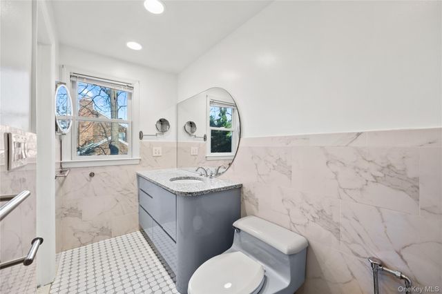 11 Searingtown Road, Searingtown, NY 11507