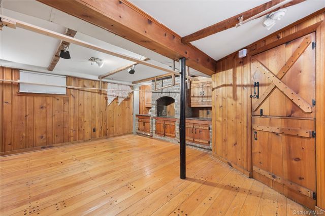 11 Searingtown Road, Searingtown, NY 11507