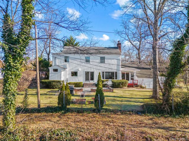11 Searingtown Road, Searingtown, NY 11507