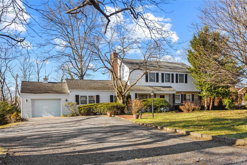 11 Searingtown Road, Searingtown, NY 11507