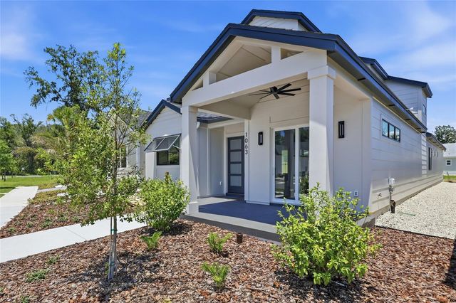 1063 SW 135 DRIVE, Newberry, FL 32669