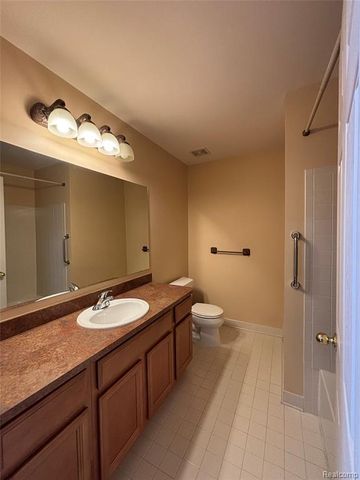 380 Woodhaven Drive, Walled Lake, MI 48390