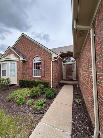 380 Woodhaven Drive, Walled Lake, MI 48390