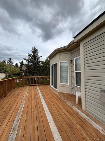 380 Woodhaven Drive, Walled Lake, MI 48390