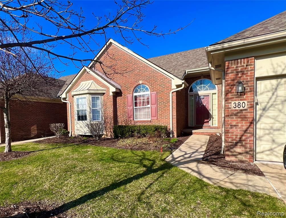 380 Woodhaven Drive, Walled Lake, MI 48390