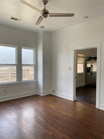 709 E 11, Houston, TX 77008